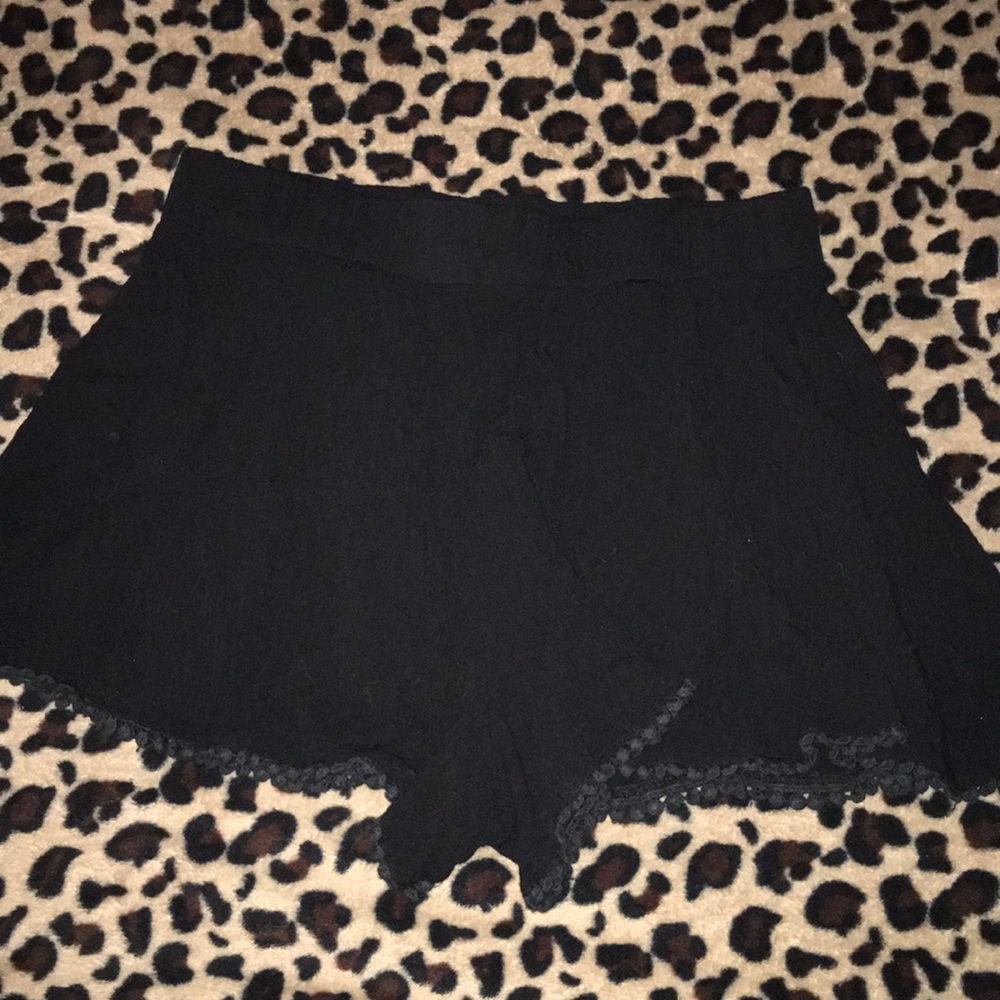 Black Iris shorts